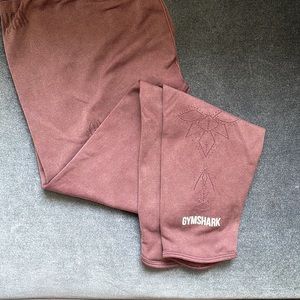 Cute Gymshark leggings.